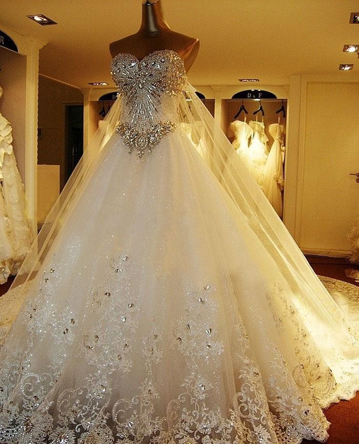 Luxurious Crystals Tulle Bridal Gown Sweetheart Neck Lace Liques Luxurious Crystals Tulle Bridal Gown Sweetheart Neck Lace Liques Wedding Dresses Custom Made 2016